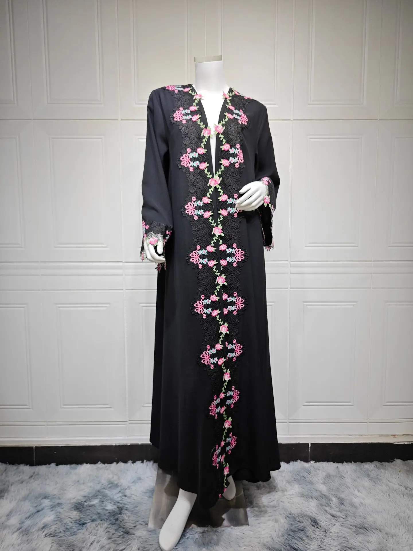 Embroidery Kebaya - Quimono Preto com Bordado Jalabiya Abaya